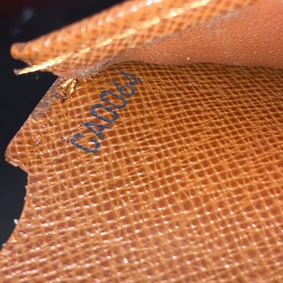 Authentic Louis Vuitton mens bifold wallet vintage - Picture 9 of 15